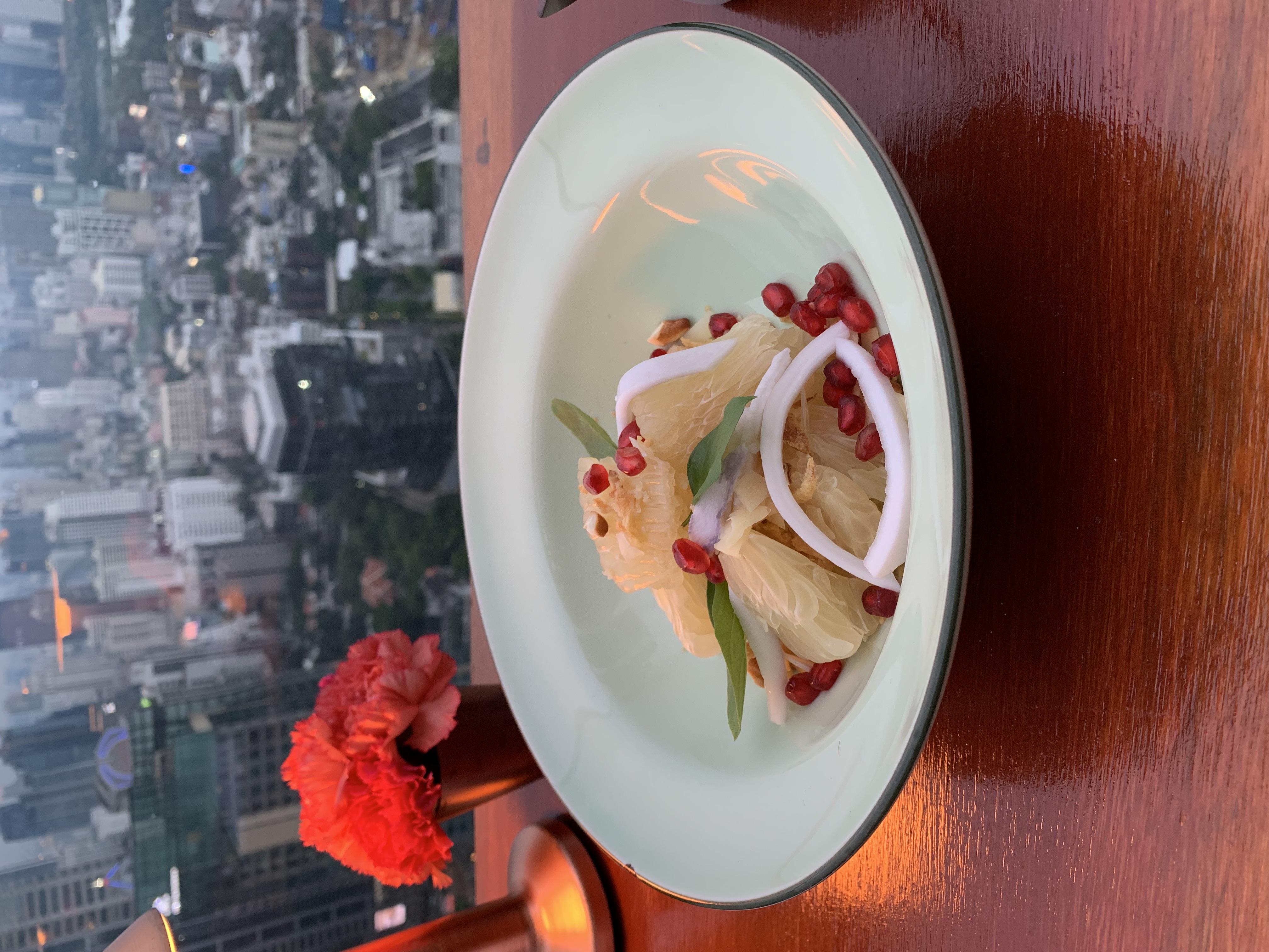 ルーフトップレストランの料理